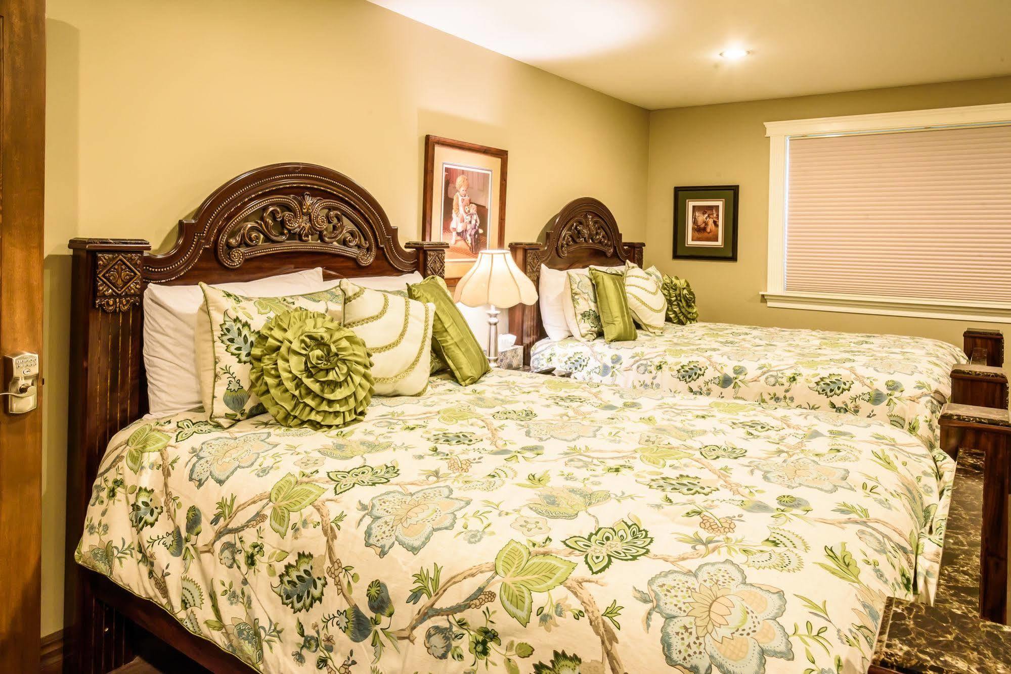 Noble House Suites B&B Grand Forks Exteriér fotografie