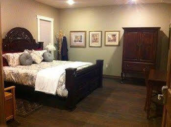 Noble House Suites B&B Grand Forks Exteriér fotografie